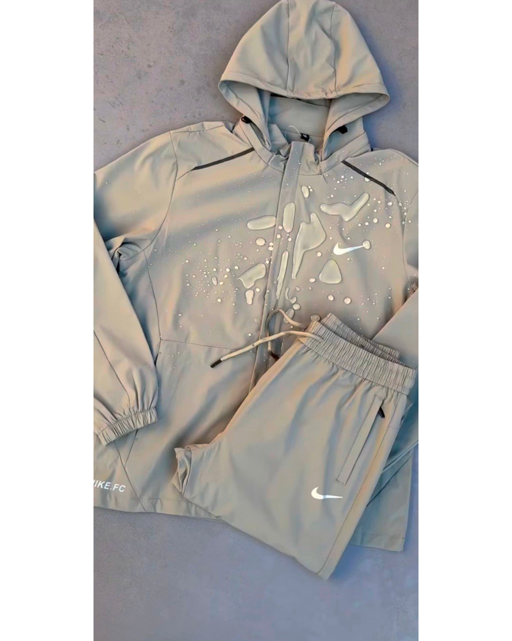 Conjunto Camiseta Manga Longa + Calça Nike - Verde
