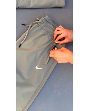 Conjunto Camiseta Manga Longa + Calça Nike - Verde