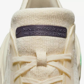 Nike Invincible Run 3 - Bege