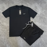 Conjunto Camiseta + Short Dri-Fit Nike - Preto